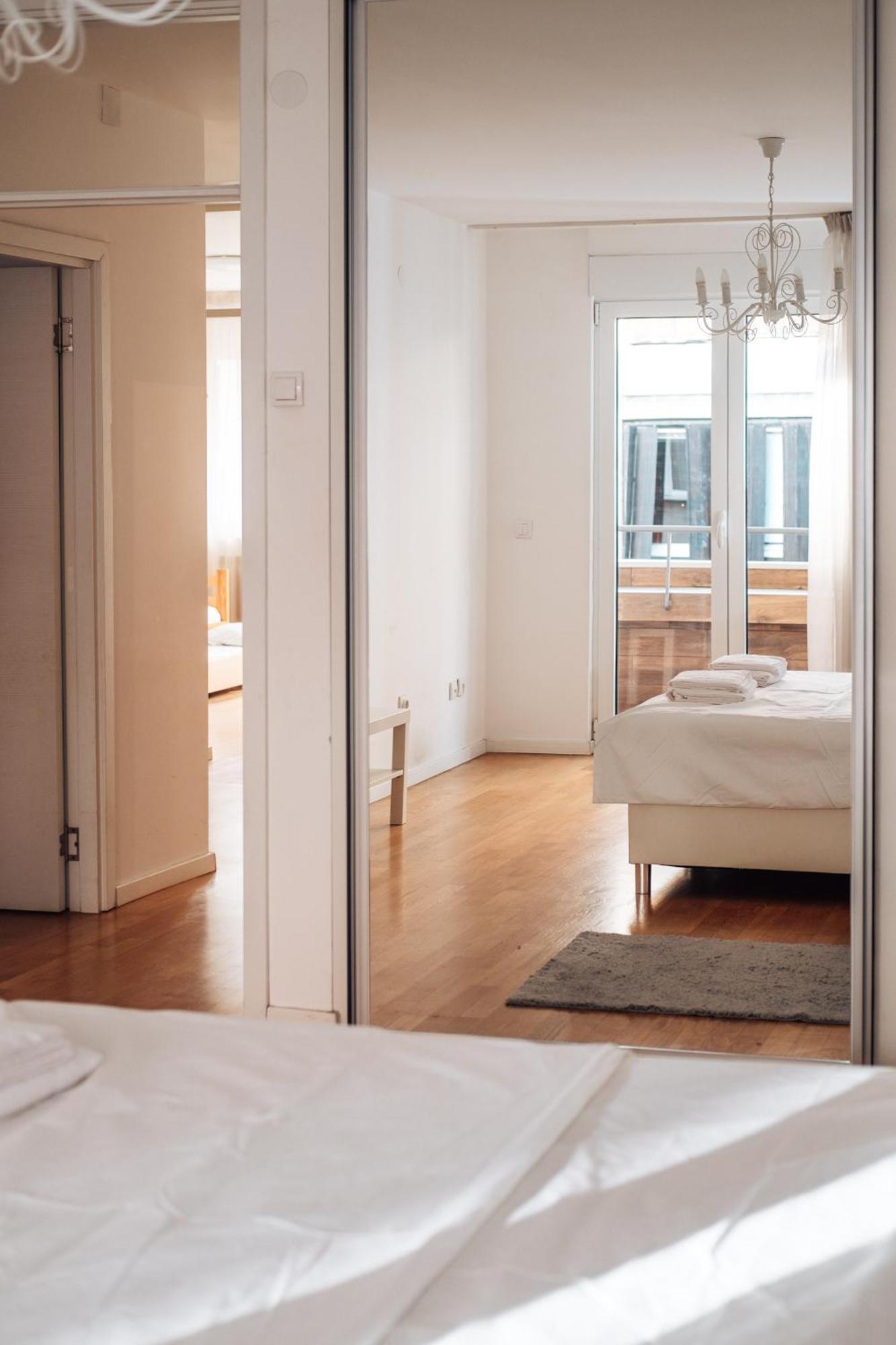 Crown Central Three Bedroom Apartment ベオグラード エクステリア 写真