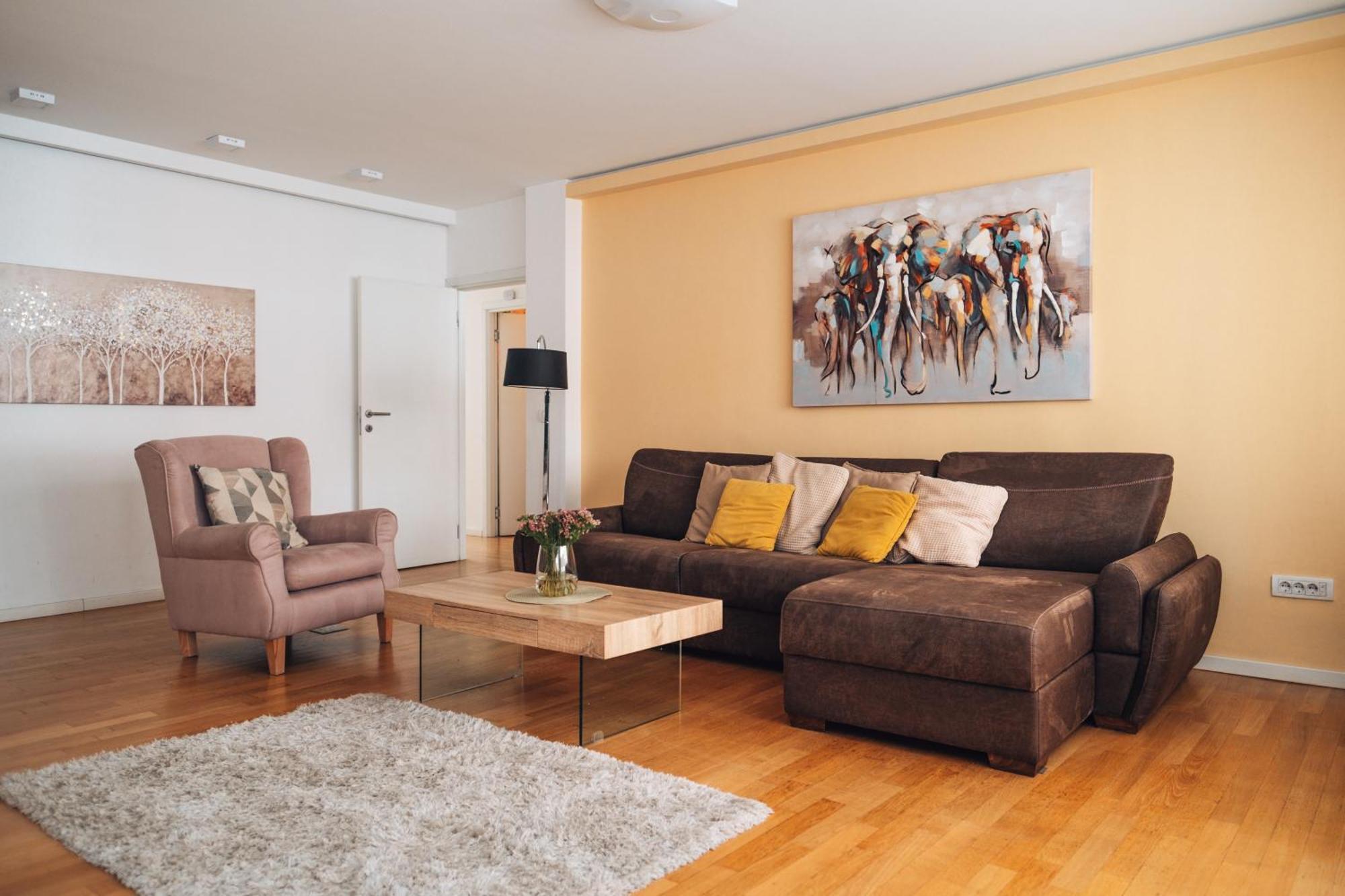 Crown Central Three Bedroom Apartment ベオグラード エクステリア 写真